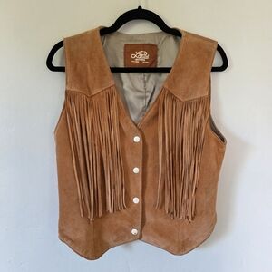 Vintage-Inspired Suede Fringe Vest - Tan